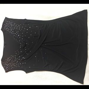 LIKE NEW CHAUS RUCHED TOP!